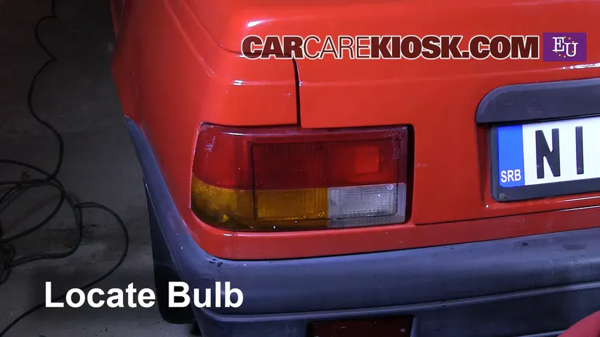 2002 Dacia SupeRNova MPI 1.4L 4 Cyl. Lights Turn Signal - Rear (replace bulb)